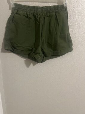 Women’s Olive Green Elastic Waist Casual Shorts